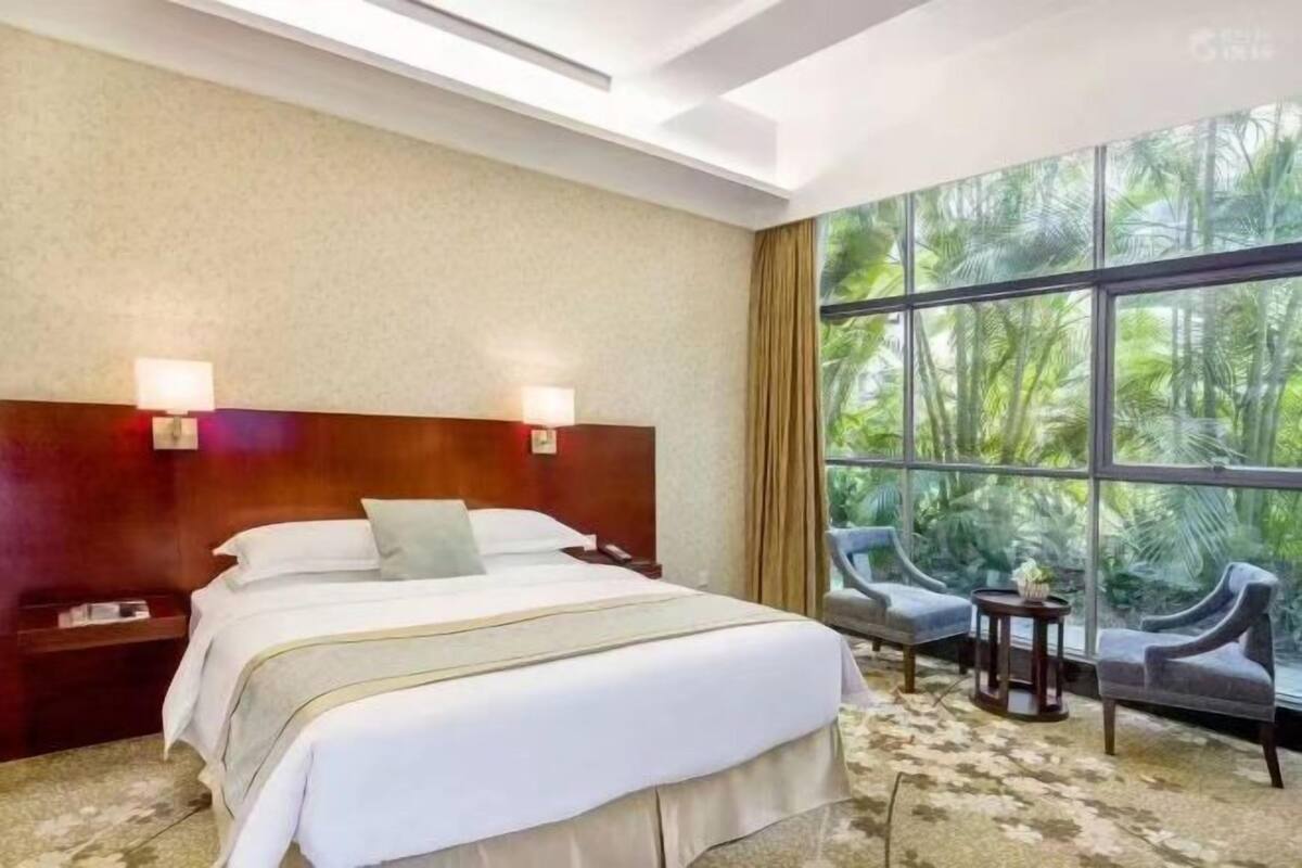Minibar, in-room safe, desk, blackout drapes