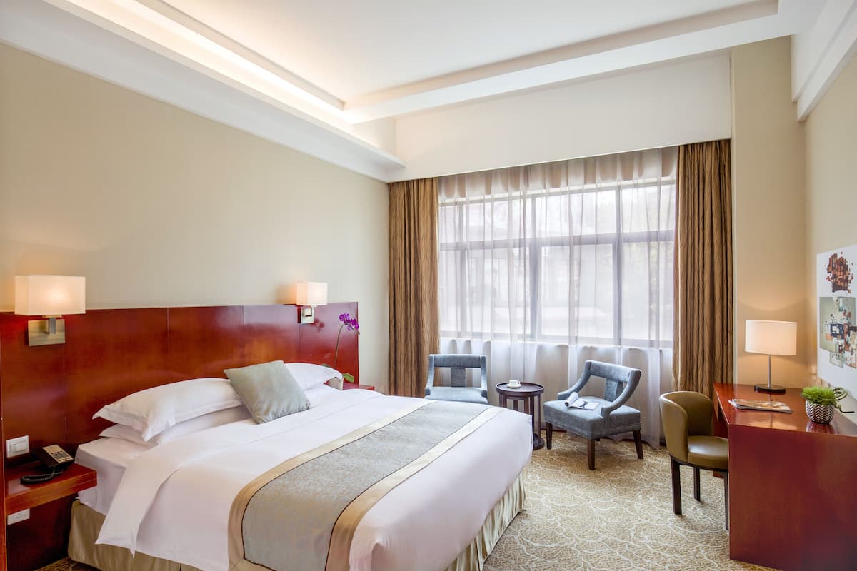 Superior Double Room | Minibar, in-room safe, desk, blackout curtains