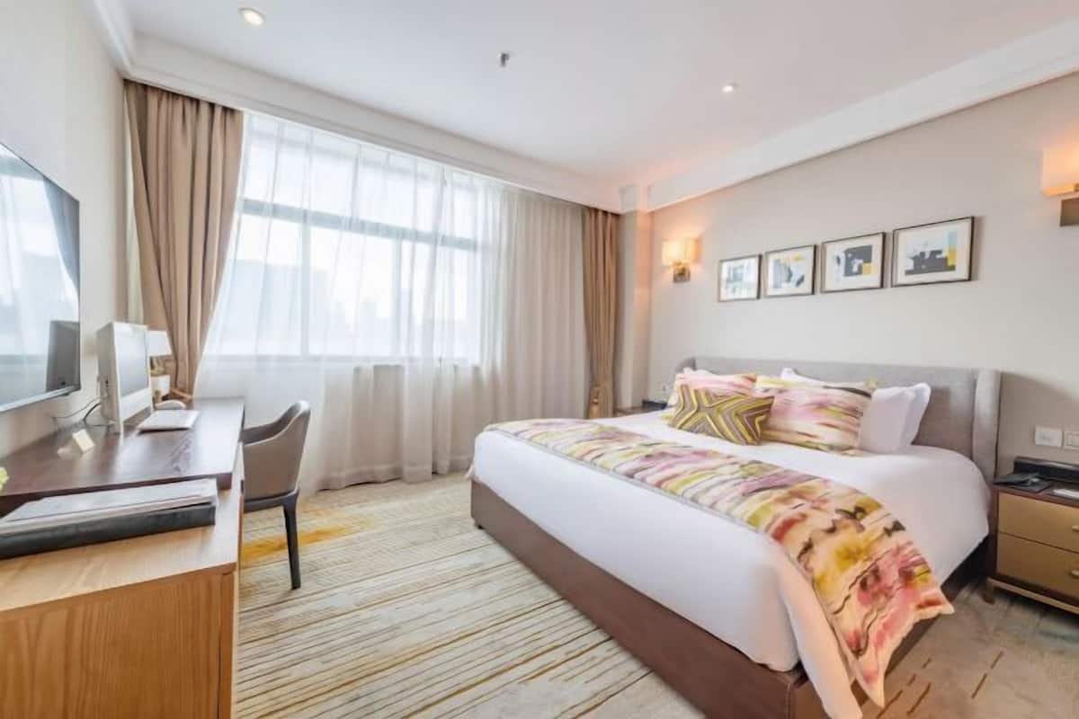 1 bedroom, minibar, in-room safe, desk