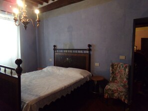 Familieværelse - privat badeværelse - bjergudsigt | 1 soveværelse, minibar, mørklægningsgardiner, strygejern/strygebræt