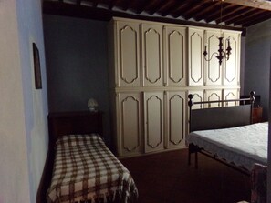 Chambre Familiale, salle de bains privée, vue montagne
