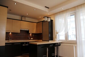Appartement | Cuisine privée | Four, plaque de cuisson, lave-vaisselle, bouilloire électrique