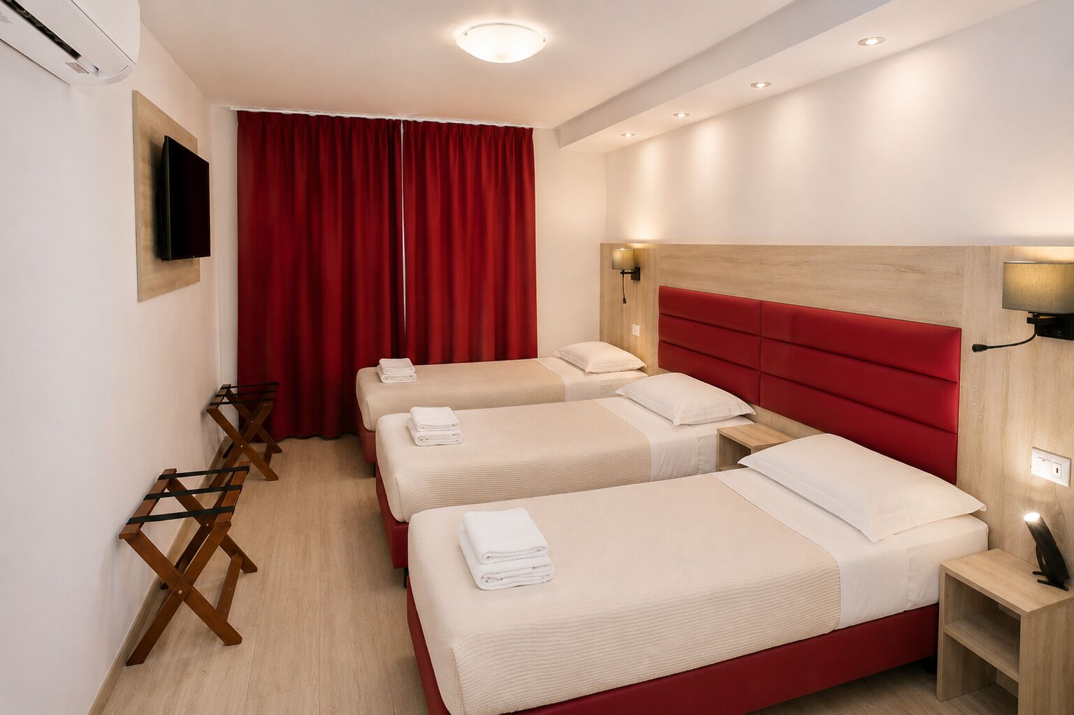 Business Double or Twin Room | Desk, laptop workspace, free WiFi, bed sheets