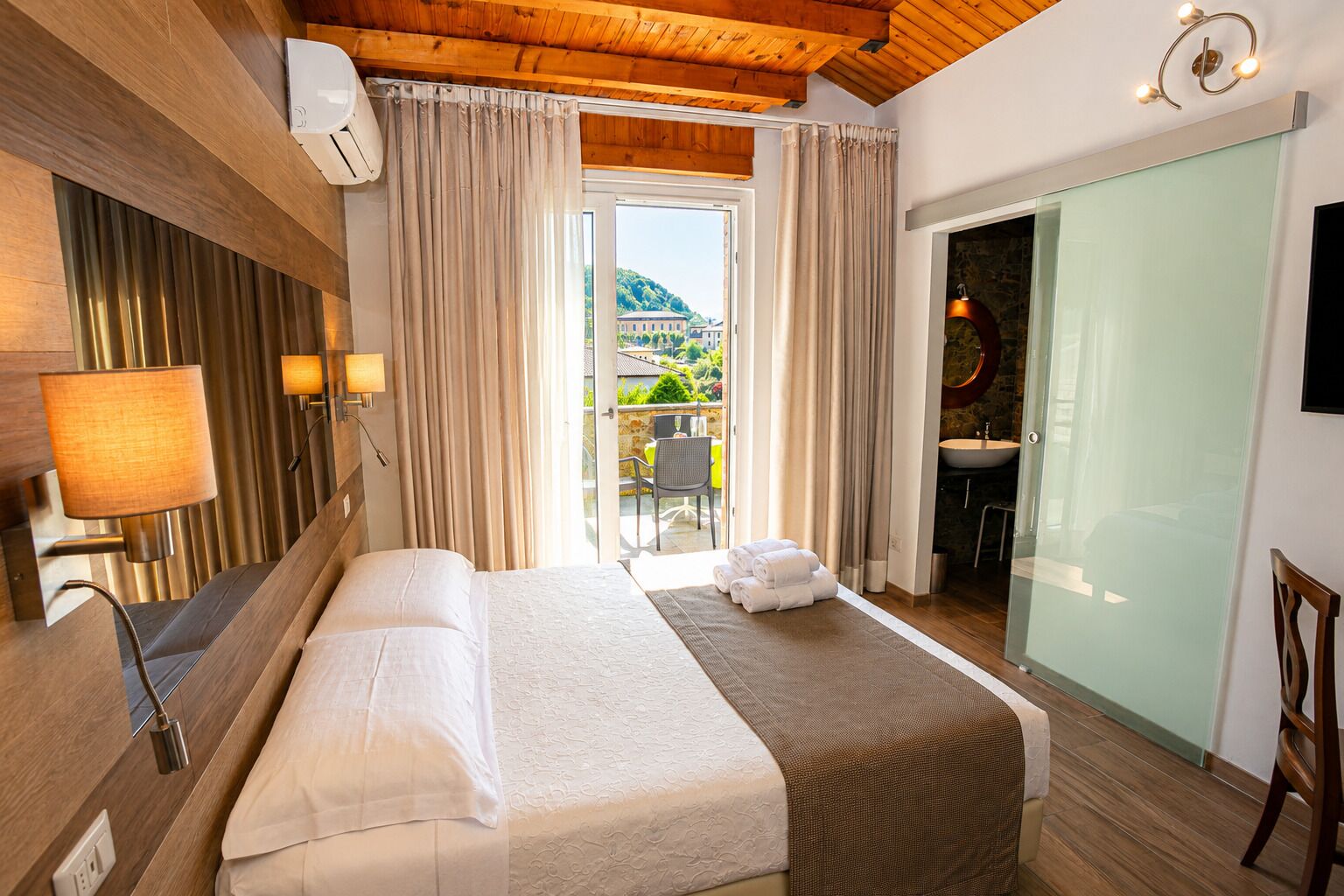 Superior Double or Twin Room | Desk, laptop workspace, free WiFi, bed sheets