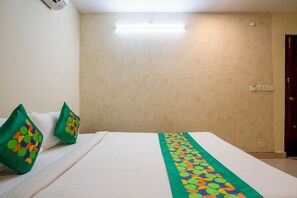 Standard Room | Iron/ironing board, free WiFi, bed sheets - Treebo Srico (Hyderabad)
