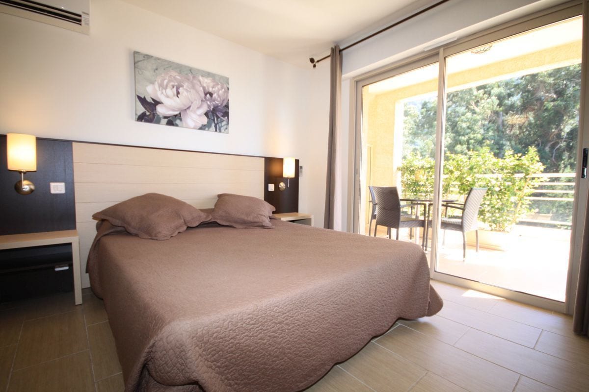 Individuell dekoriert, individuell eingerichtet, Schreibtisch