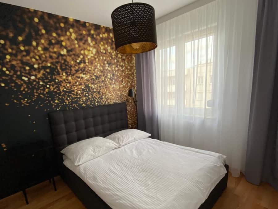 2 quartos, cortinas blackout, quartos à prova de som