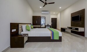 Premium Room | Iron/ironing board, free WiFi, bed sheets