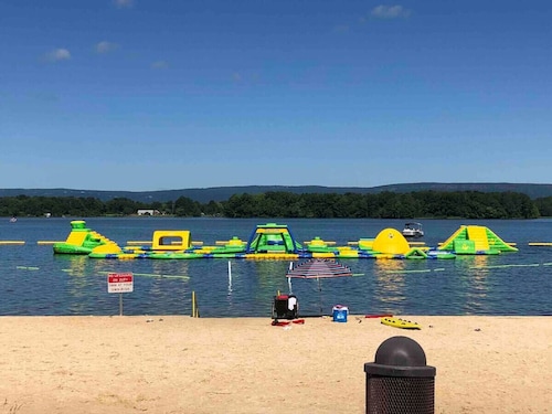 Lake Front Home at Chester Frost Park ~ w / Hot Tub and Kayaks
