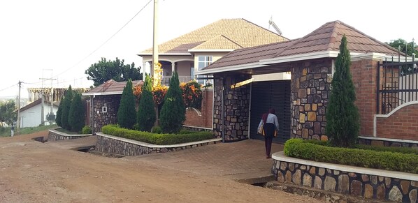 Front of property - Inganzi Apartments (Kigali)