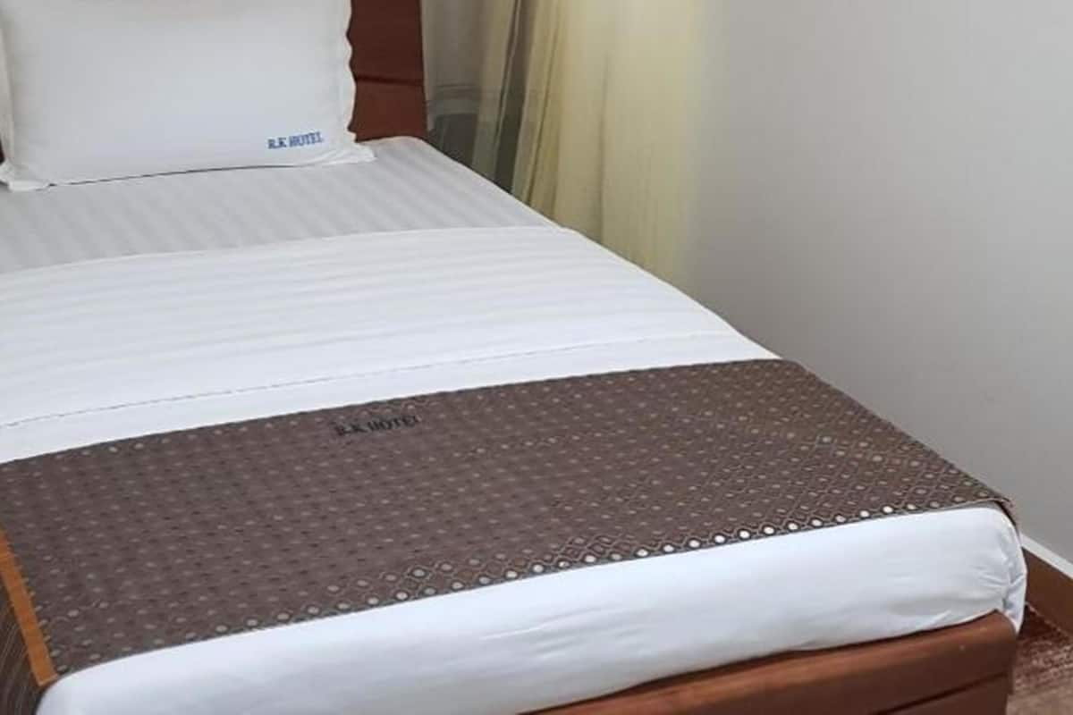 Single Room | Desk, free WiFi, bed sheets