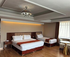 Minibar, desk, blackout curtains, free WiFi - Royal house hotel (Ulaanbaatar)