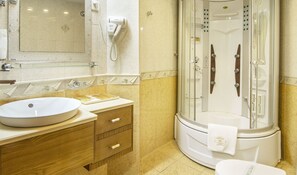 Deluxe Suite | Bathroom