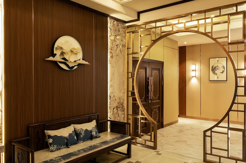 Royal house hotel