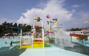 Piscina externa sazonal