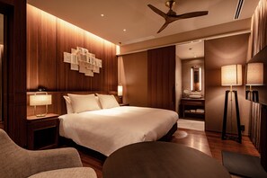 In-room safe, blackout curtains, free WiFi, bed sheets - THE BASICS FUKUOKA (Fukuoka)