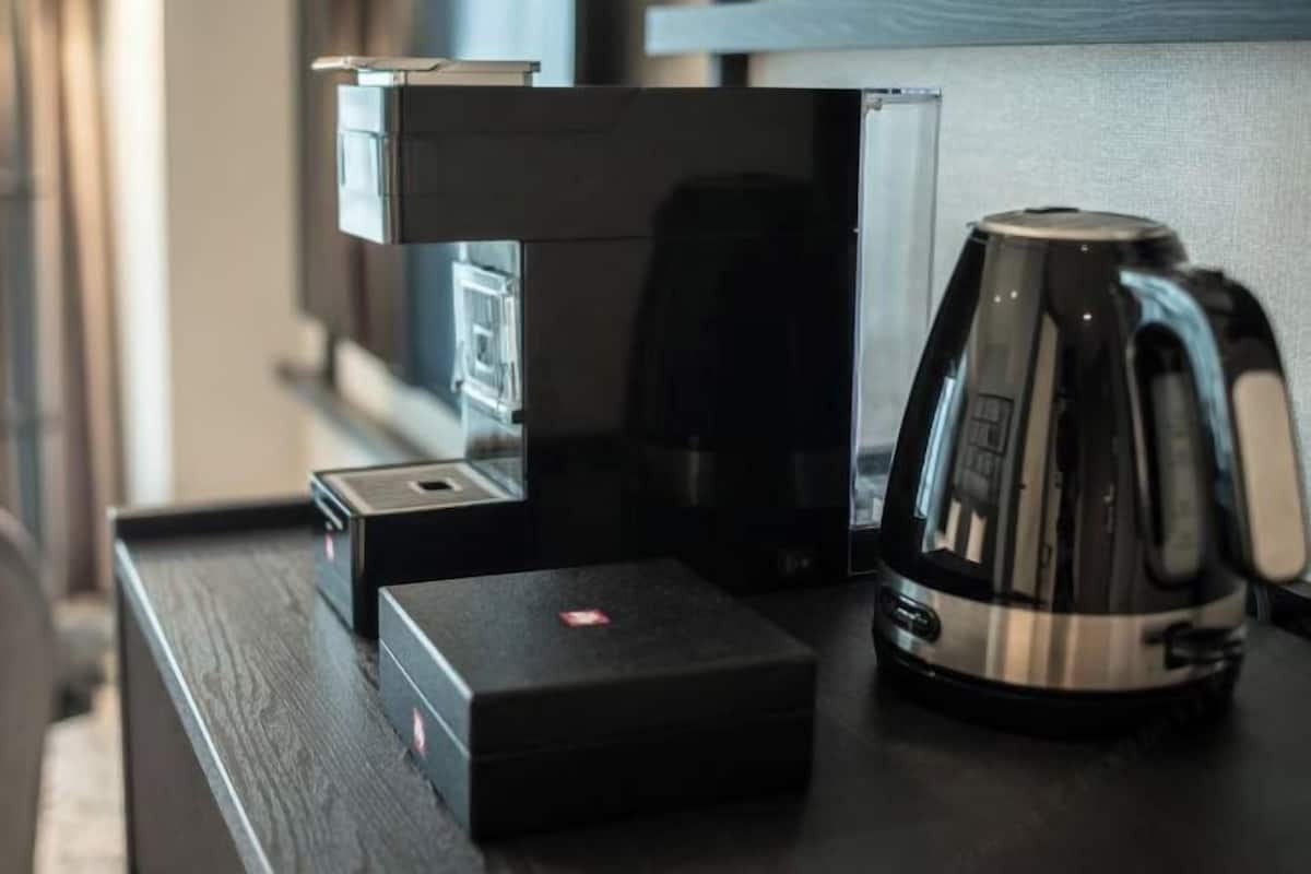 Kaffee und/oder Kaffeemaschine