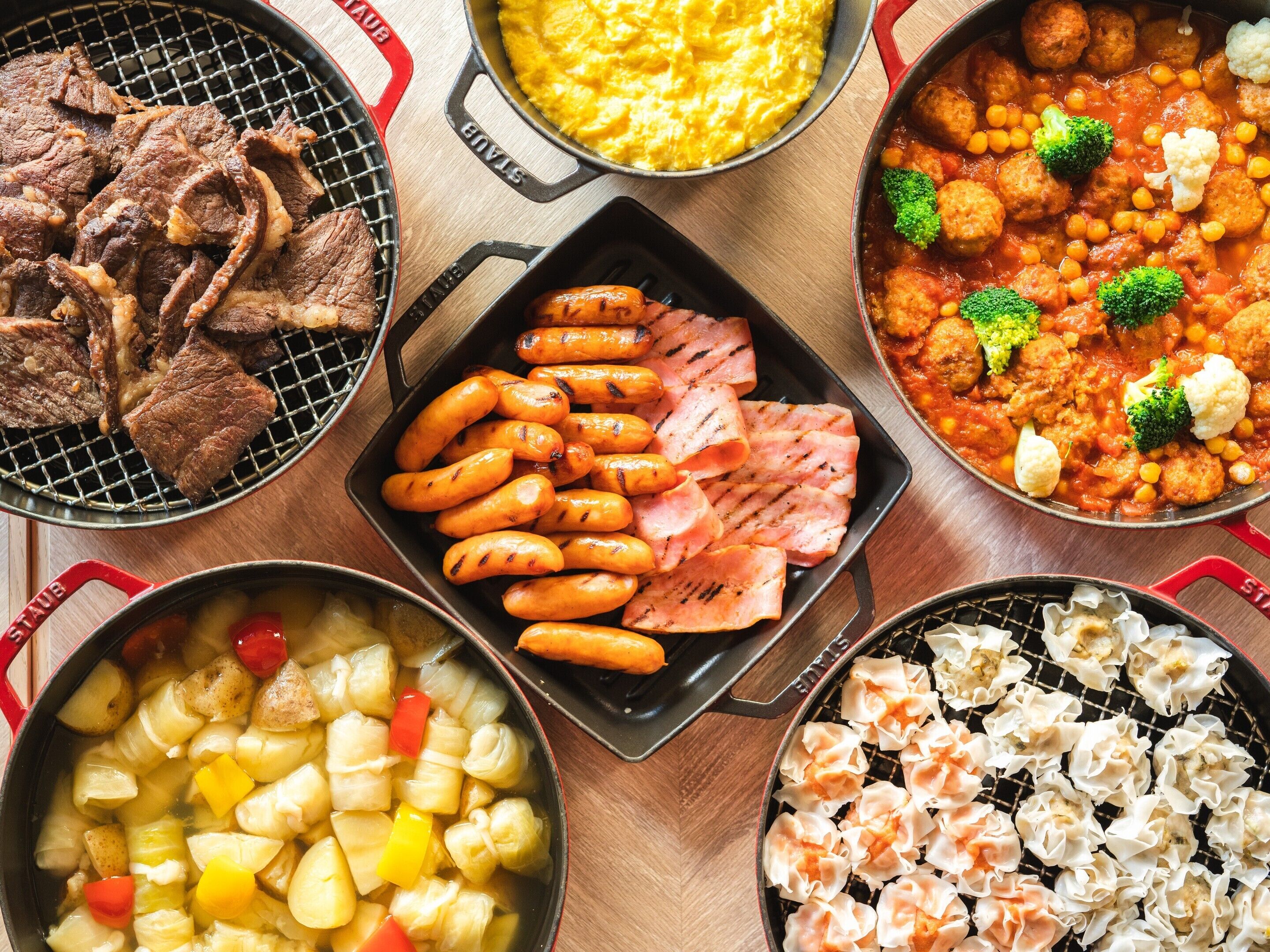 daily buffet breakfast (jpy 3000 per person)