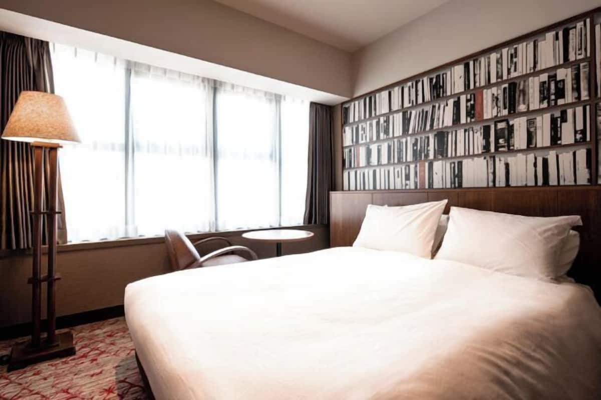 In-room safe, blackout drapes, free WiFi, bed sheets