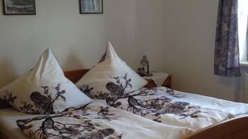 Bureau, lits bébé (en supplément), Wi-Fi gratuit, draps fournis