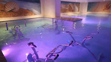 Piscine couverte, piscine extérieure (ouverte en saison)