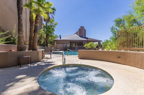Pool - * NEW * Updated condo w / dramatic Mountain View. (Tucson)