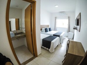 Chambre Triple | Minibar, draps fournis