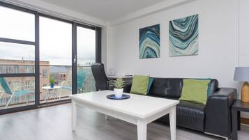 Apartment, Ensuite, City View (4th Floor) | Lounge
