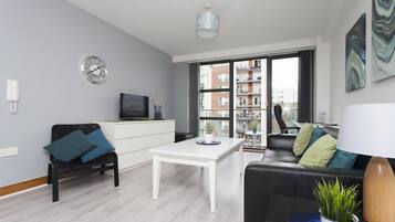 Apartment, Ensuite, City View (4th Floor) | Lounge