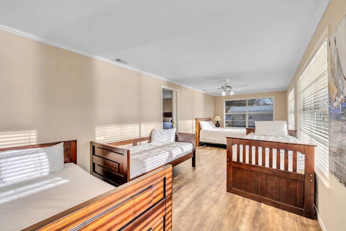 6 chambres, fer et planche à repasser, Wi-Fi, literie fournie