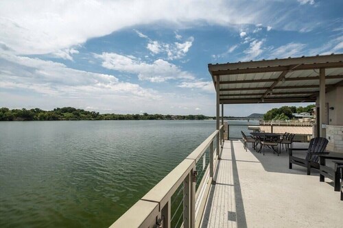 Azure 1-Lakefront w/ Shared Pool, Dock, & Fire Pit