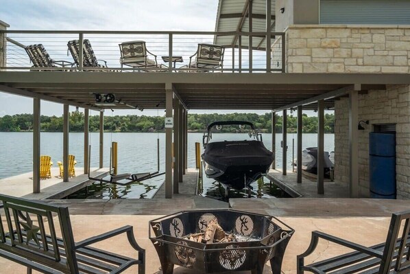 Property grounds - Azure 1-Lakefront w/ Shared Pool, Dock, & Fire Pit (Kingsland)