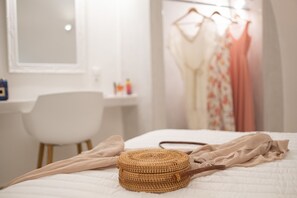 Junior suite (shared outdoor Hot Tub and veranda) | Lakens van Egyptisch katoen, luxe beddengoed, Tempur Pedic-bedden
