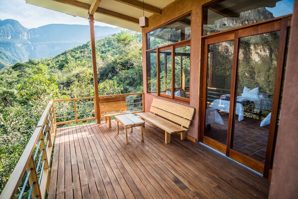 ห้องพาโนรามิก, เตียงคิงไซส์ 1 เตียง | ระเบียง