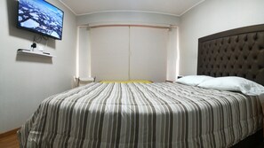 2 bedrooms, iron/ironing board, WiFi, bed sheets - Apartment with Sea and City View (Magdalena del Mar)