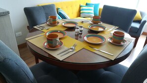 Dining - Apartment with Sea and City View (Magdalena del Mar)