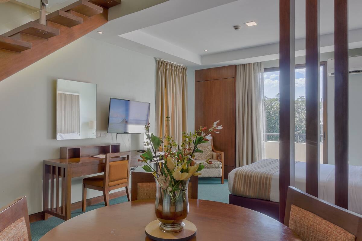 loft | living area | flat-screen tv