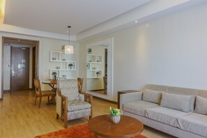 Suite, 2 Schlafzimmer | Wohnbereich