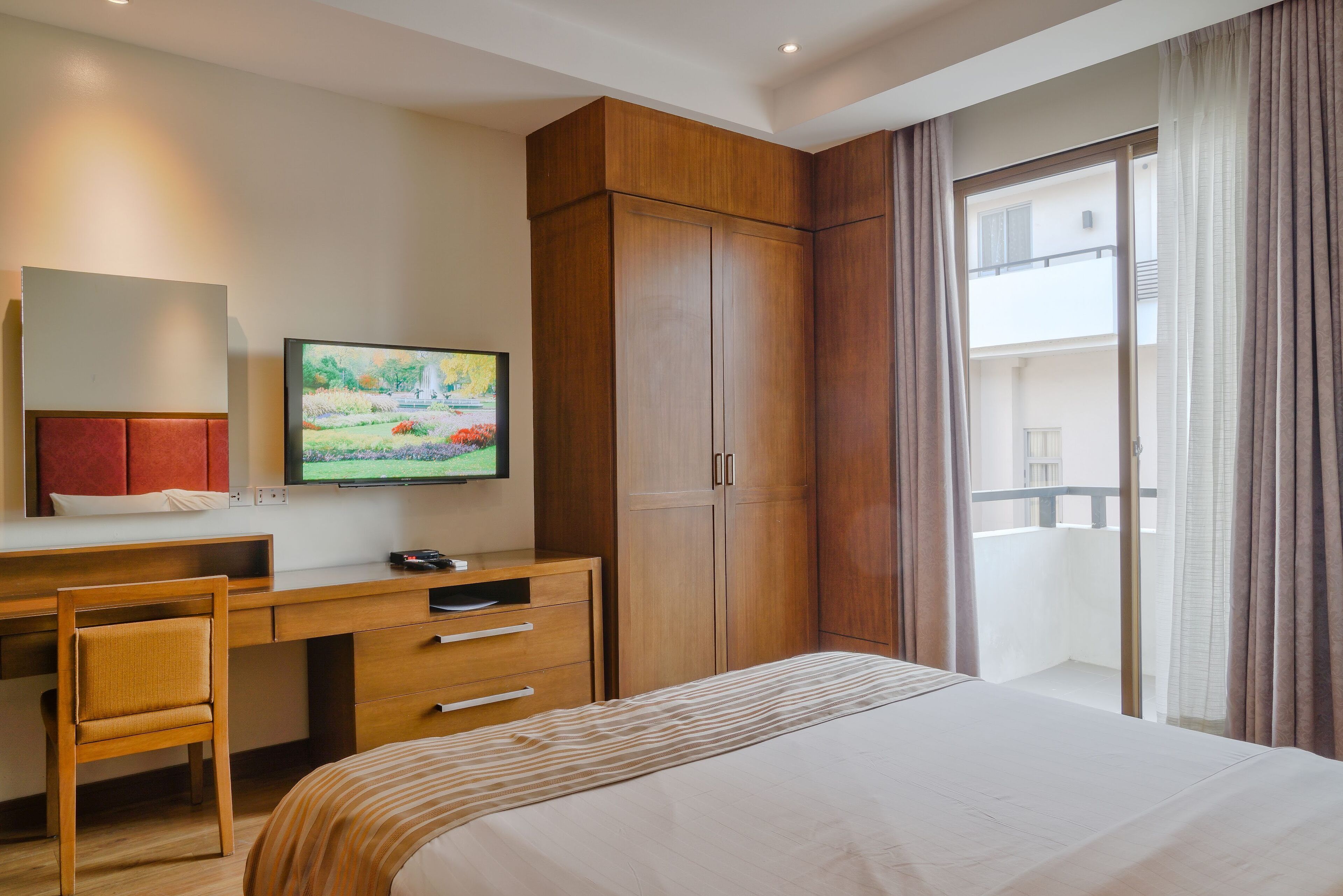 apartelle | television