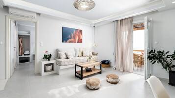 Deluxe Villa | 4 bedrooms, premium bedding, Select Comfort beds, in-room safe