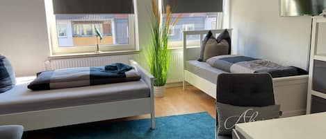 Comfort Studio | Desk, soundproofing, iron/ironing board, free WiFi