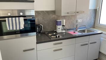 Comfort-Studio | Eigene Küche | Kühlschrank, Mikrowelle, Ofen, Herdplatte