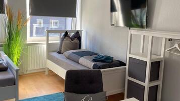 Comfort-Studio | Schreibtisch, schallisolierte Zimmer, Bügeleisen/Bügelbrett