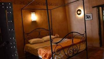 Quadruple Room | Individually decorated, rollaway beds, free WiFi, bed sheets