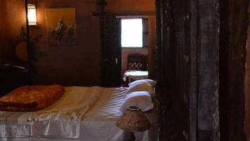 2 bedrooms, individually decorated, rollaway beds, free WiFi