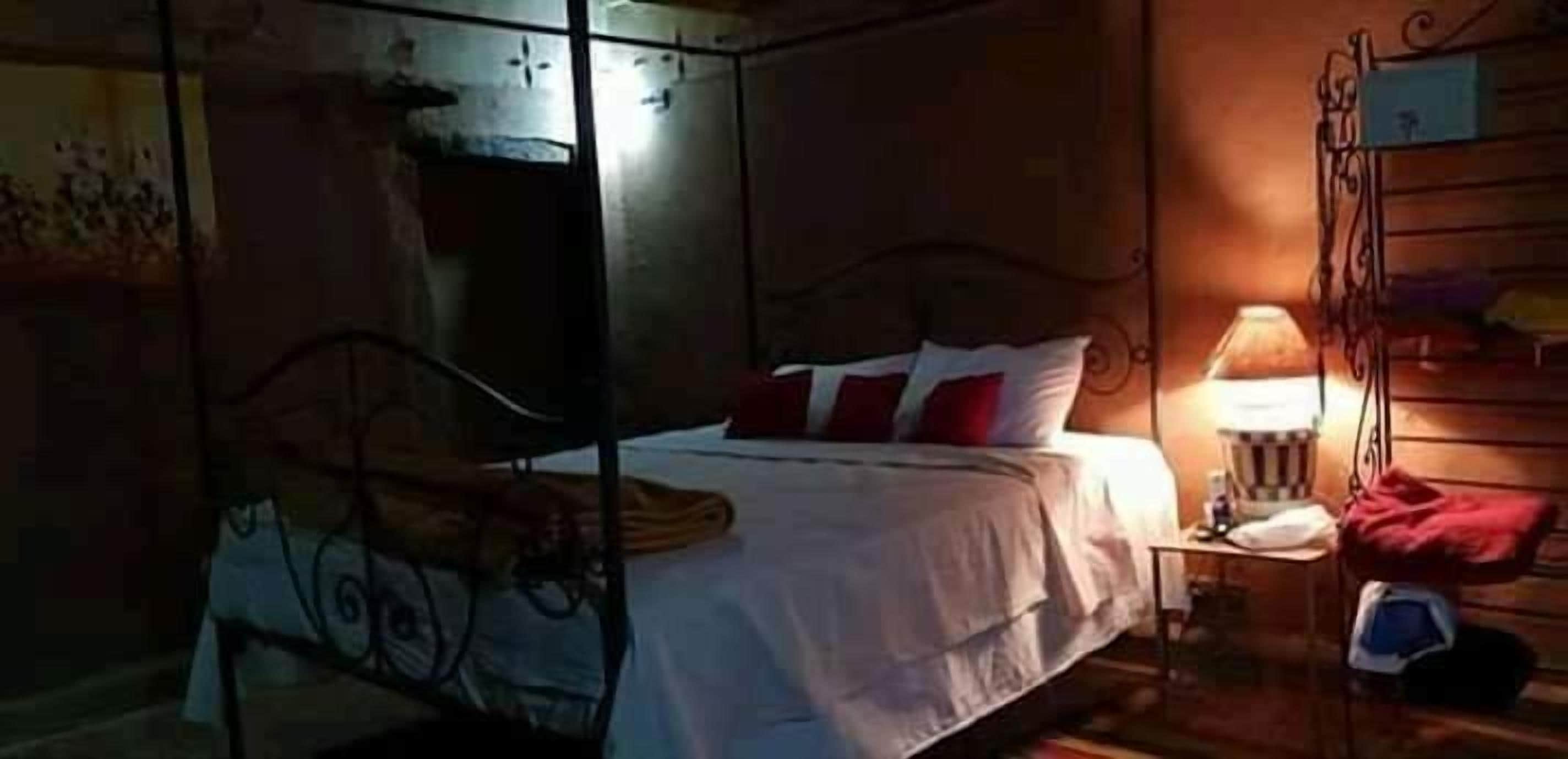 Rollaway beds, free WiFi, individually decorated, bed sheets