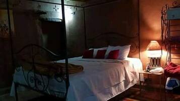 Rollaway beds, free WiFi, individually decorated, bed sheets