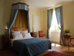 Senger med Select Comfort-madrass og individuelt dekorert