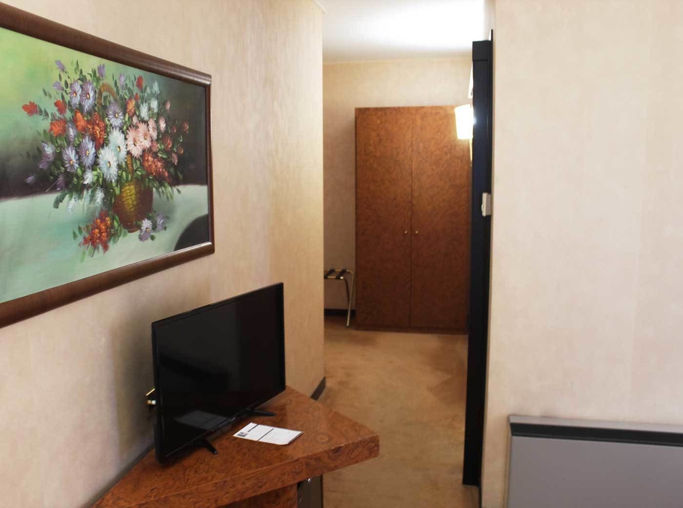 superior single room, 1 large single bed | 1 bedroom, premium bedding, pillow-top beds, minibar