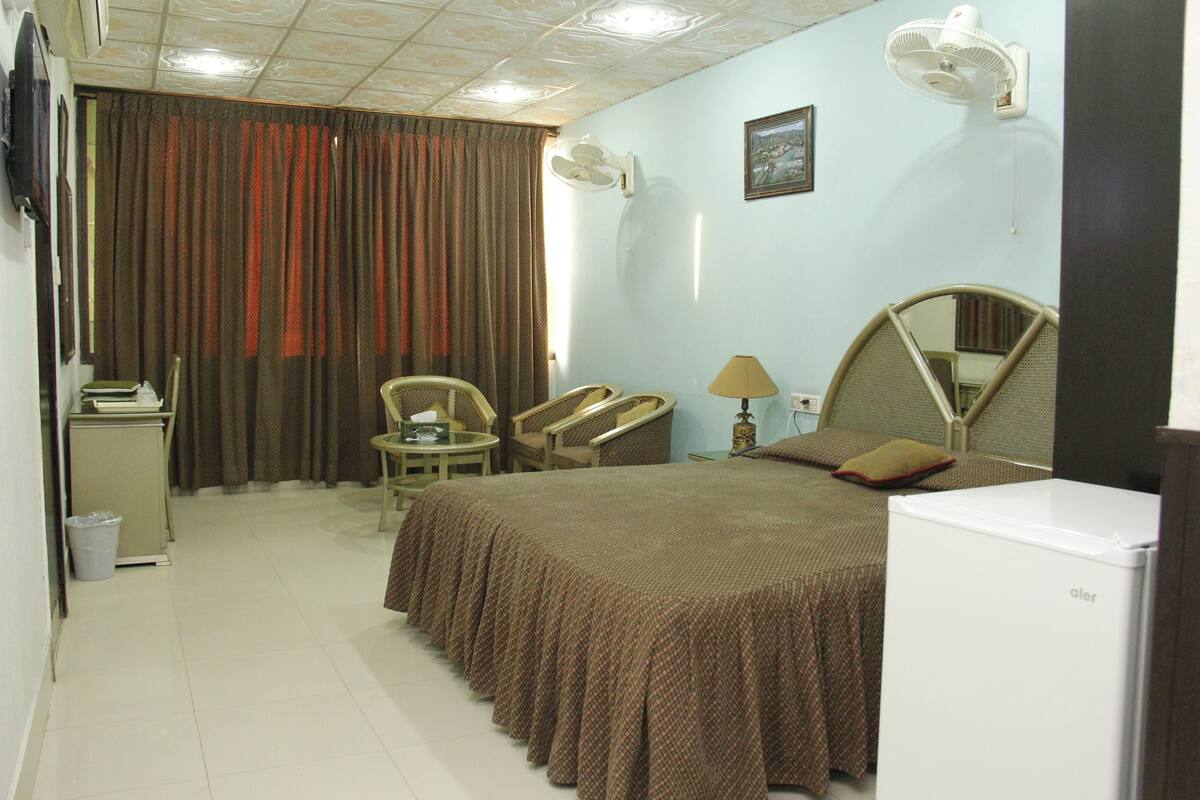 Standard Double Room, 1 Bedroom | In-room safe, soundproofing, iron/ironing board, cribs (surcharge)